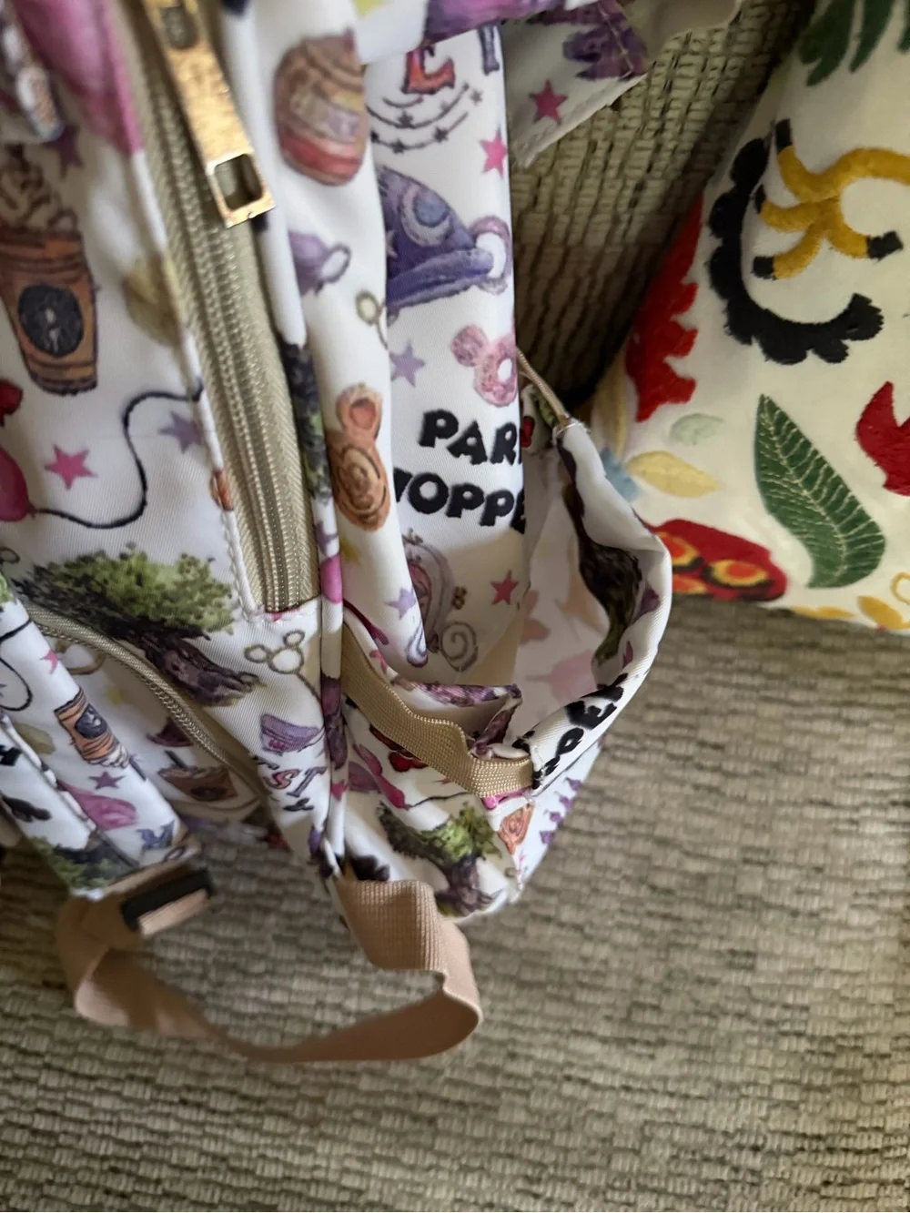 Park Hopper Pattern White & Purple Women’s Backpack Tote